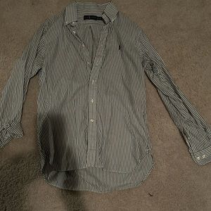 Ralph Lauren gray sear sucker button down shirt.